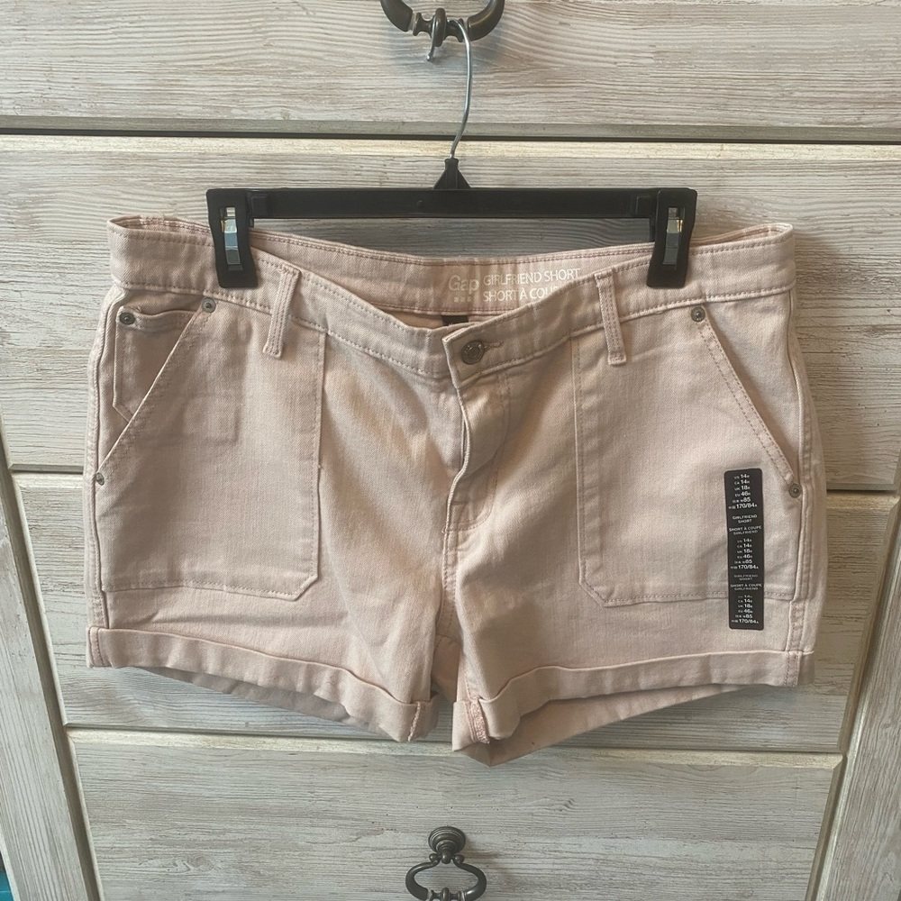 Gap shorts NWT